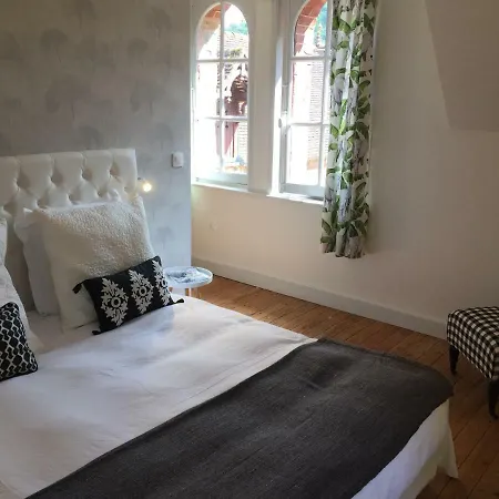 Les Ecuries Du Manoir De Bénédicte Cahan